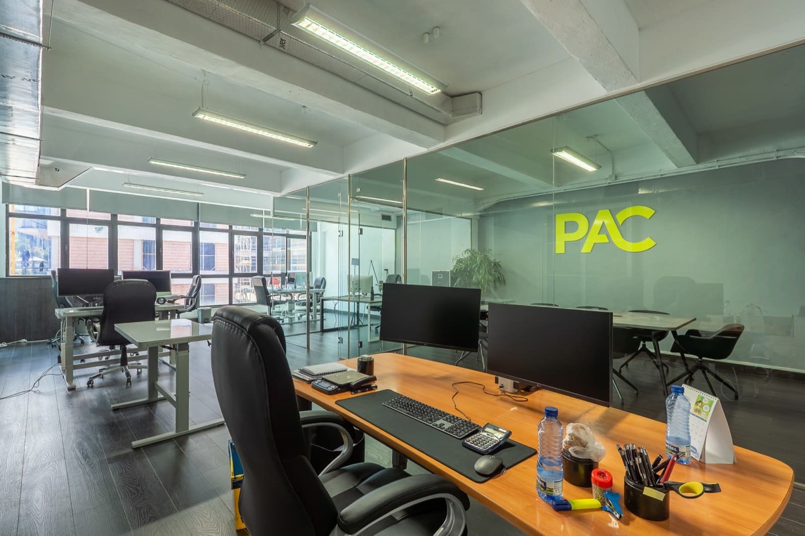 Oficina de la agencia de diseño de stands PAC Publicidad en Bilbao